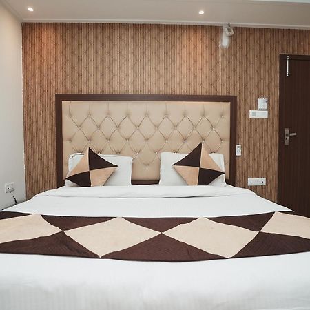 Hotel B Continental Delhi  Extérieur photo