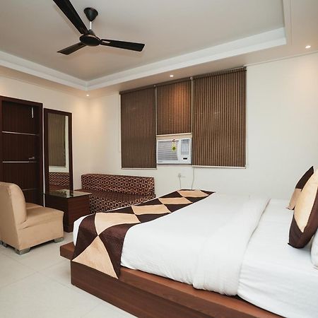 Hotel B Continental Delhi  Extérieur photo