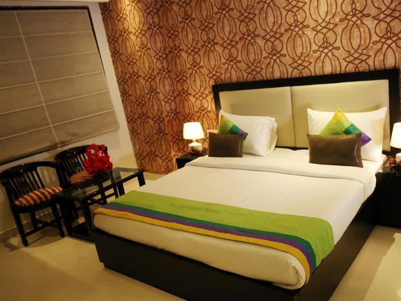 Hotel B Continental Delhi  Extérieur photo