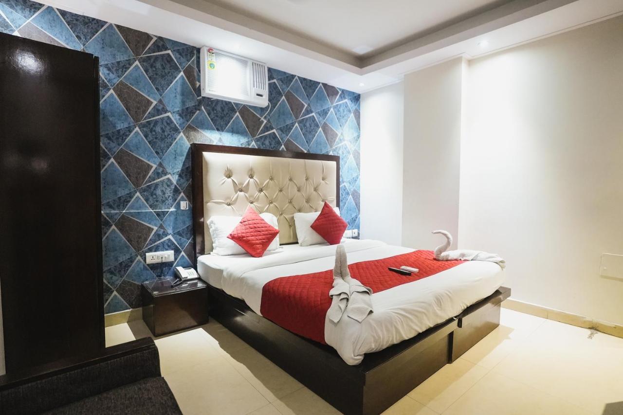 Hotel B Continental Delhi  Extérieur photo