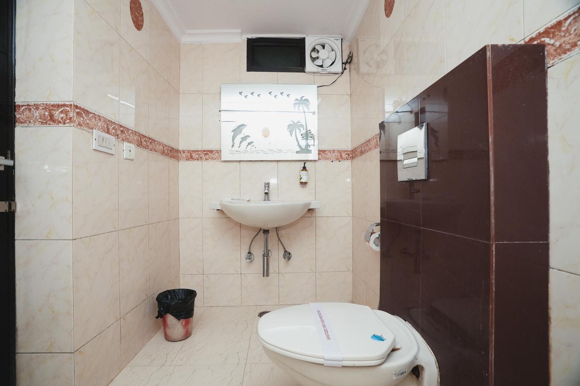 Hotel B Continental Delhi  Extérieur photo