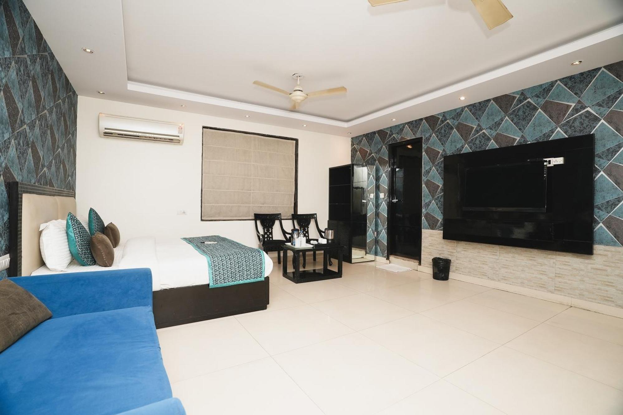 Hotel B Continental Delhi  Extérieur photo