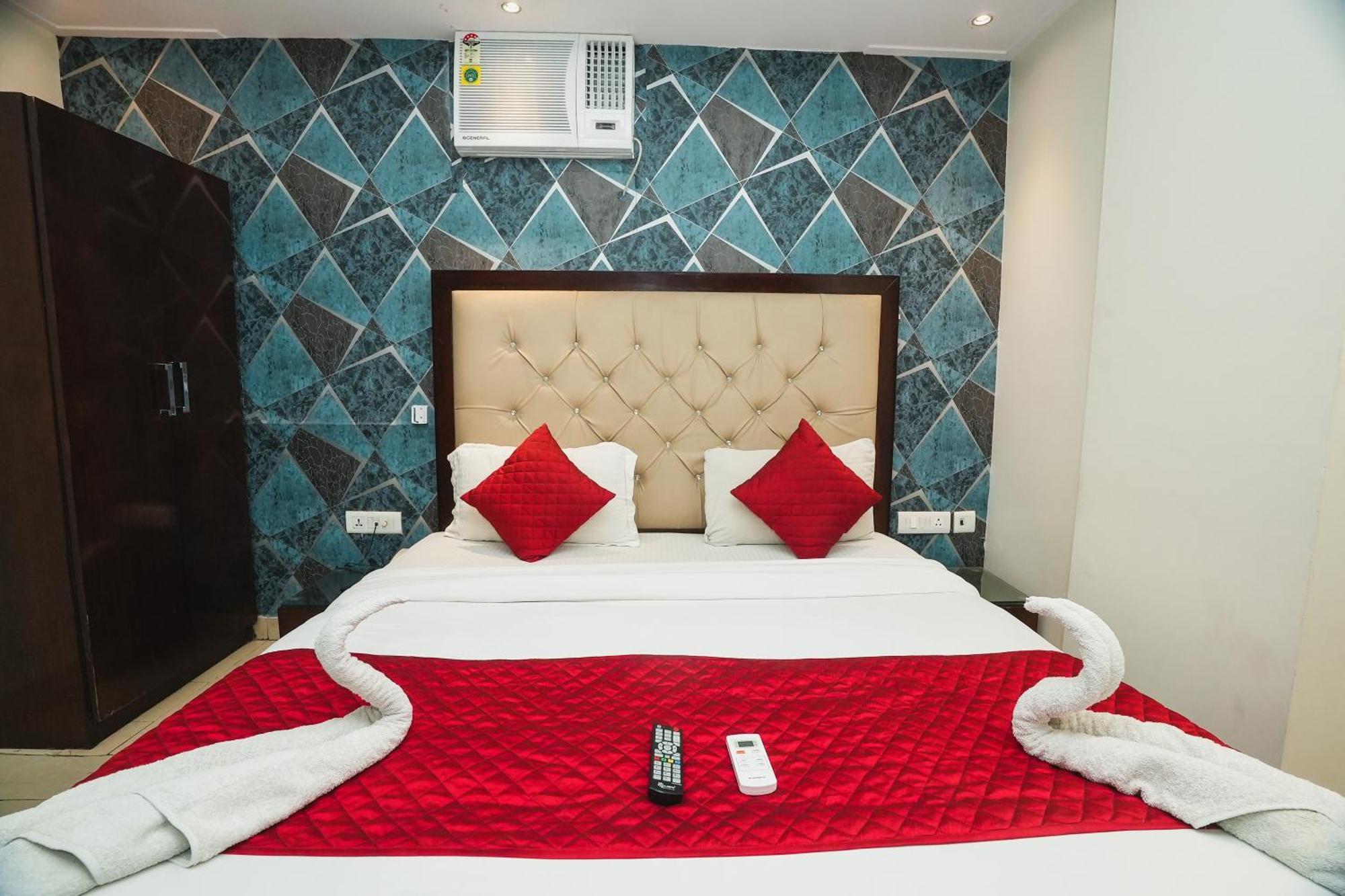 Hotel B Continental Delhi  Extérieur photo
