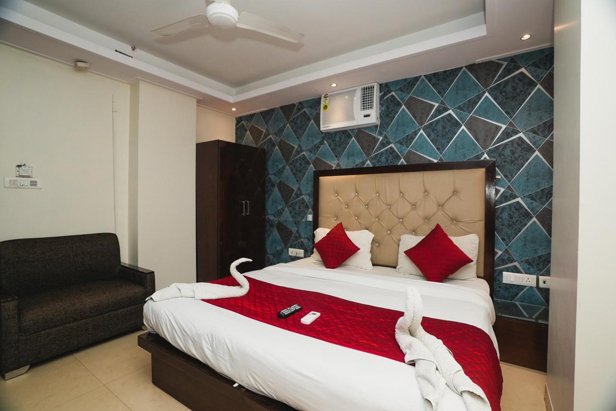 Hotel B Continental Delhi  Extérieur photo