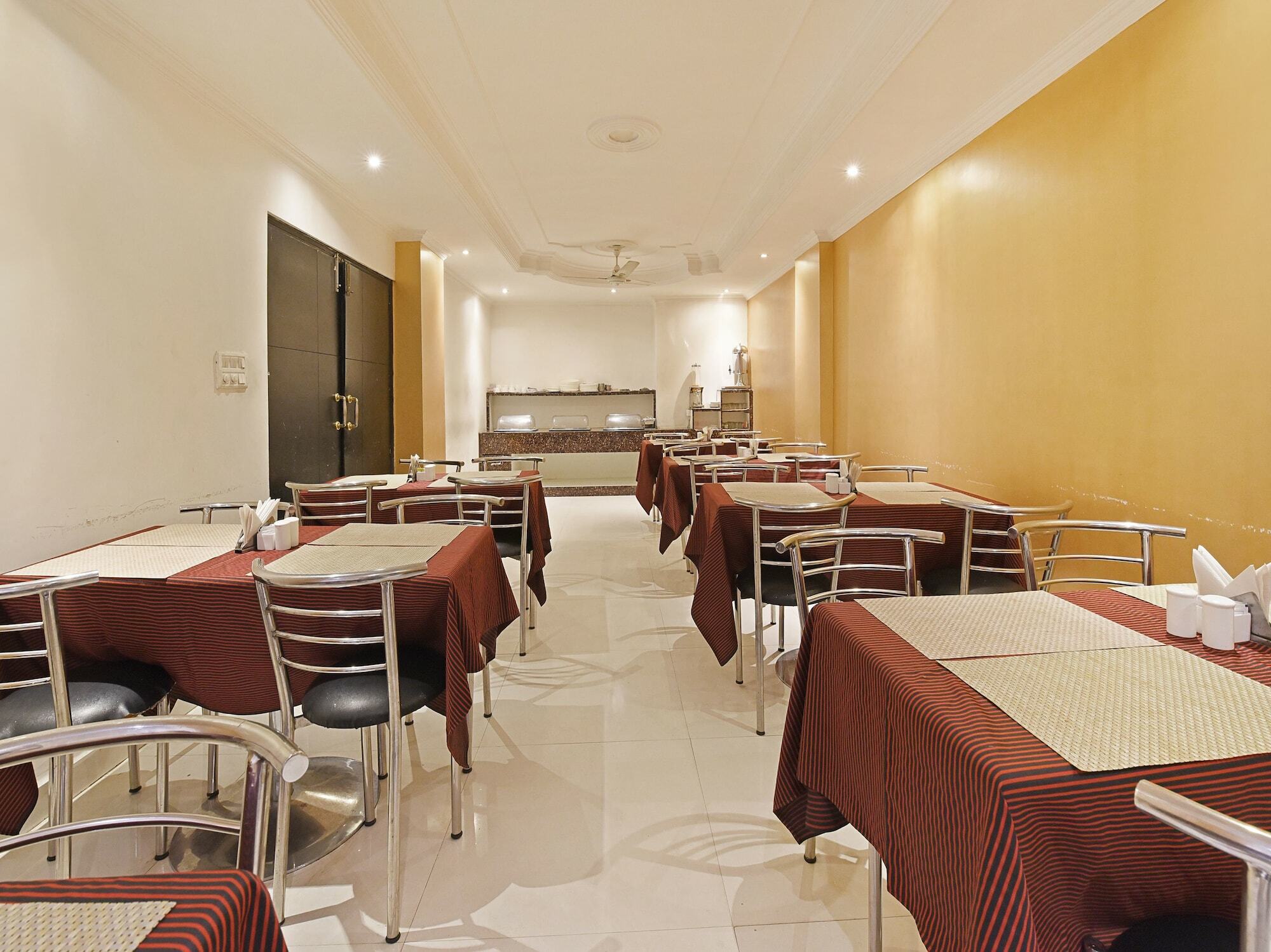Hotel B Continental Delhi  Extérieur photo
